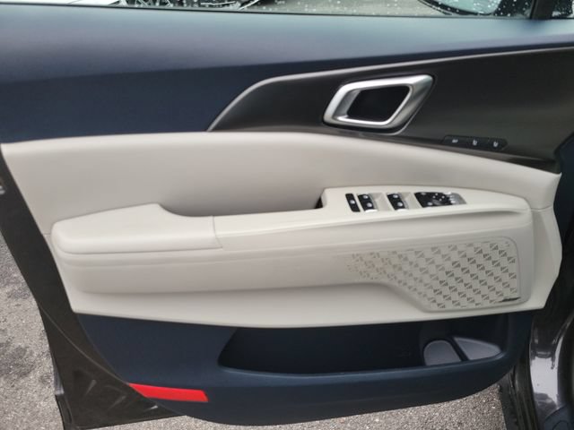 Certified 2025 Kia Carnival SX Prestige FWD image 29