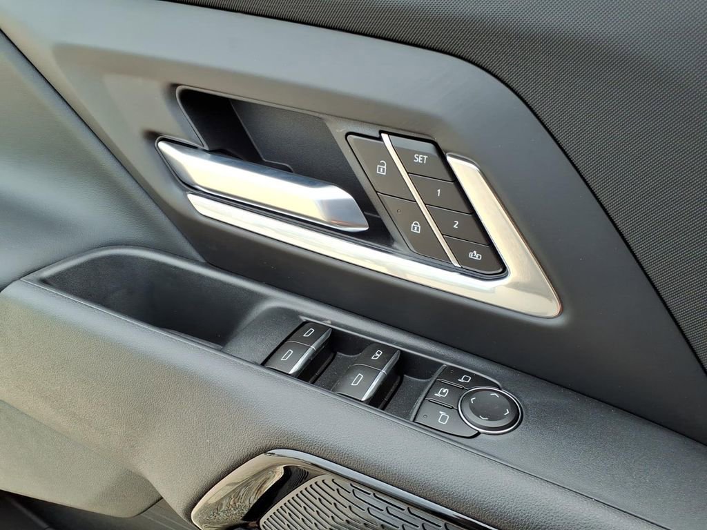 New 2026 Chevrolet Silverado EV LT w/ Plus Package AWD/4WD image 30