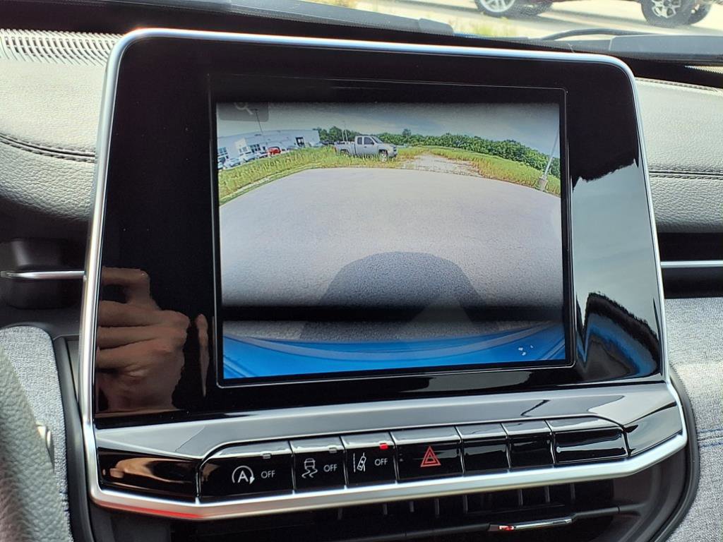 New 2025 Jeep Compass Sport image 10