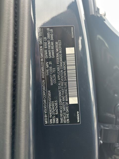 Certified 2025 Volvo XC90 B6 Plus image 28