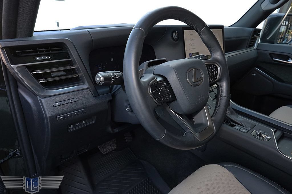 Used 2024 Lexus GX 550 AWD/4WD image 25