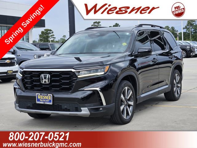 Used 2025 Honda Pilot Touring image 1
