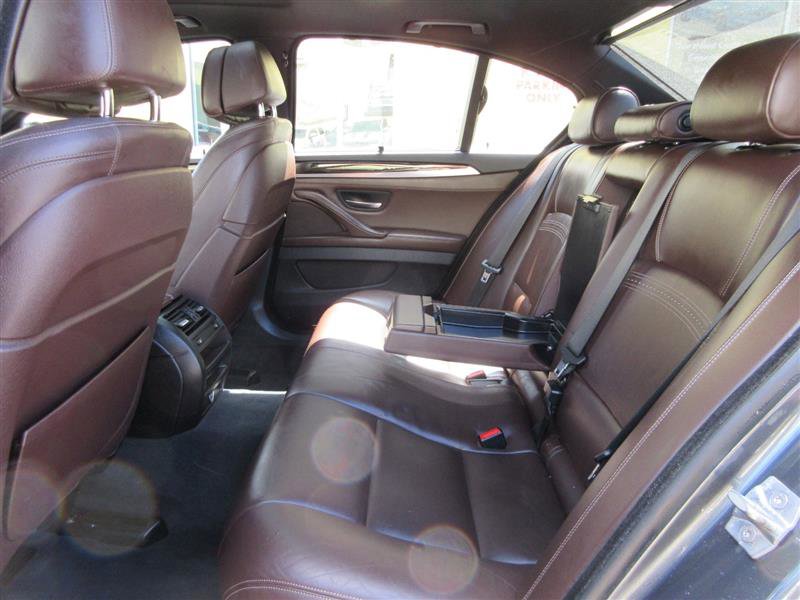Used 2016 BMW 550i Sedan RWD image 24