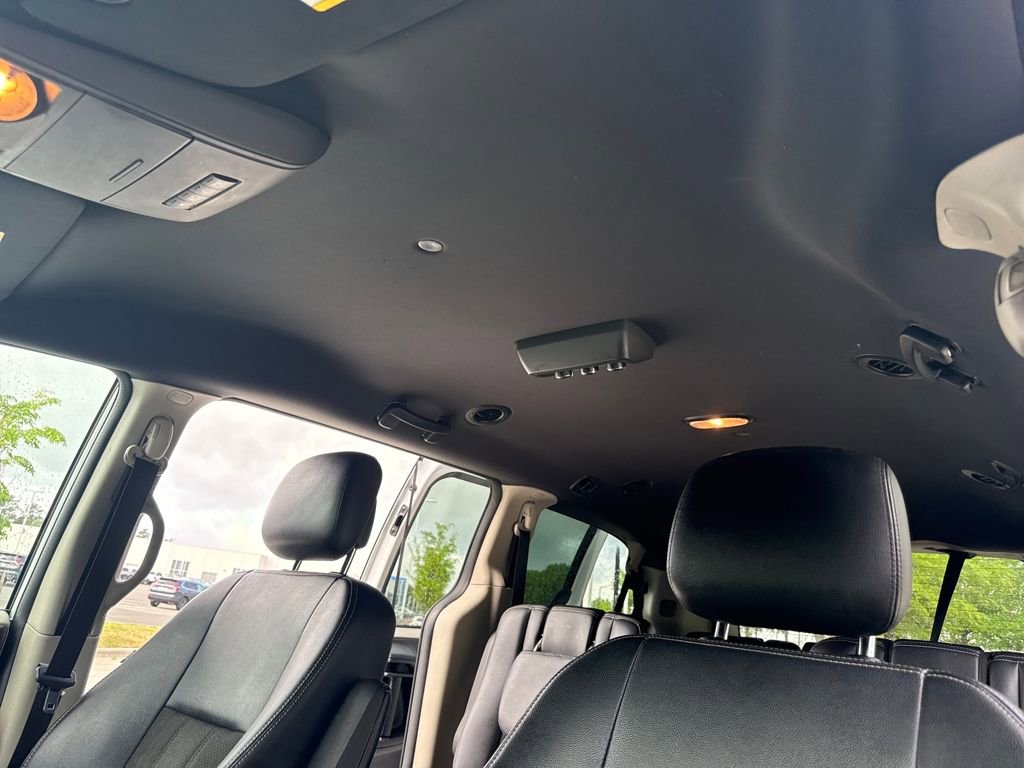 Used 2019 Dodge Grand Caravan SXT image 29