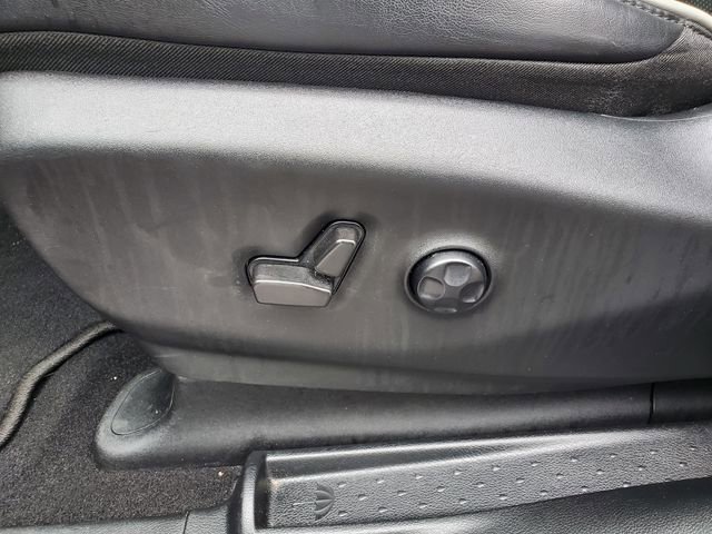 Used 2025 Chrysler Pacifica Limited image 23