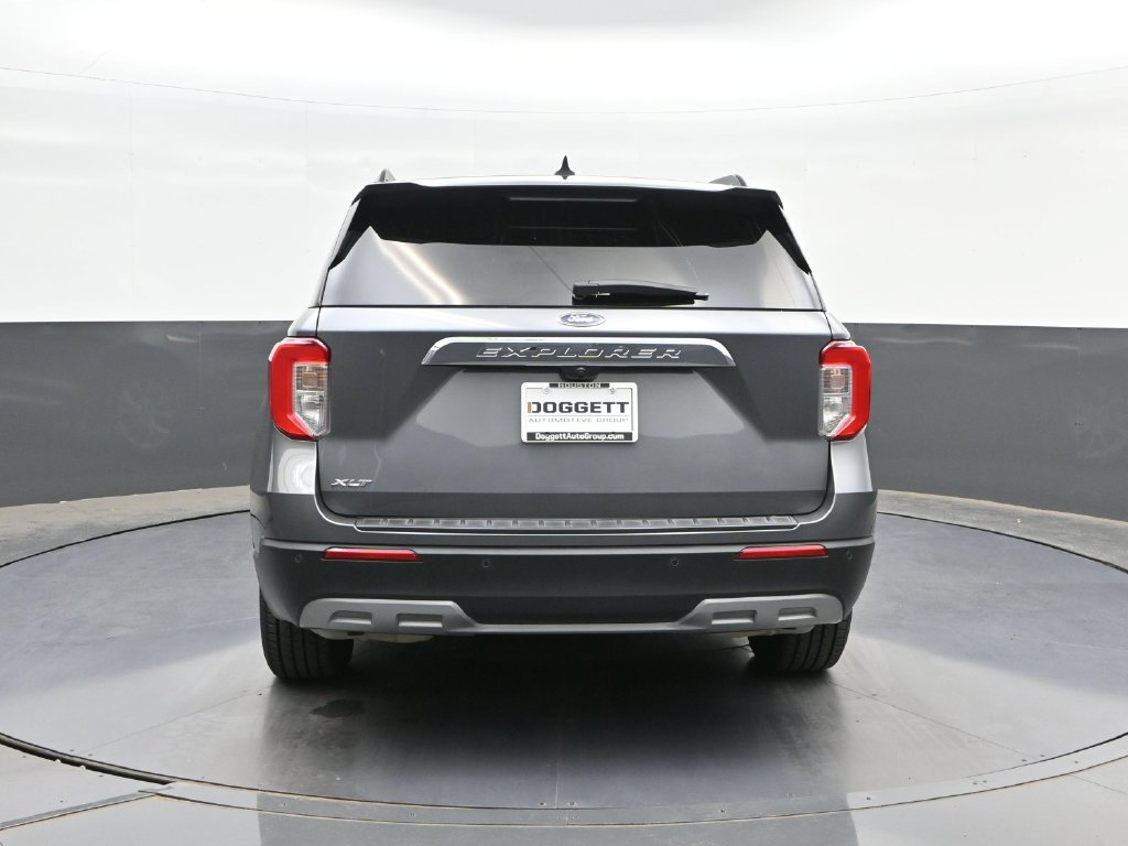 Certified 2022 Ford Explorer XLT w/ Equipment Group 202A RWD image 8