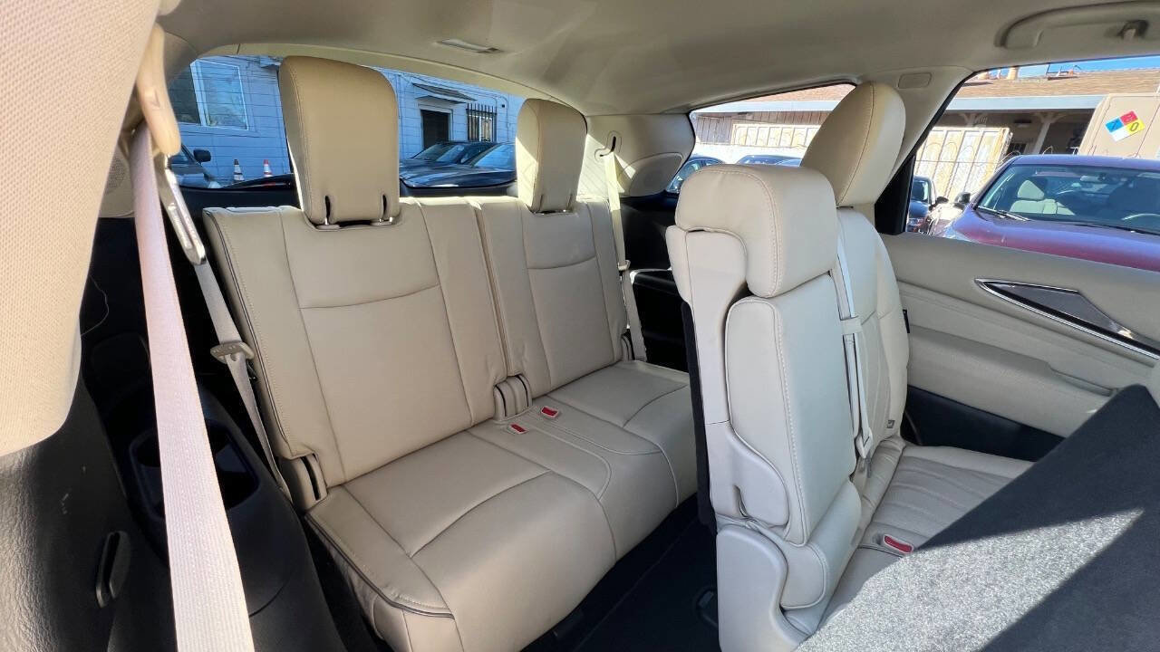 Used 2019 INFINITI QX60 Luxe w/ Essential Package image 17