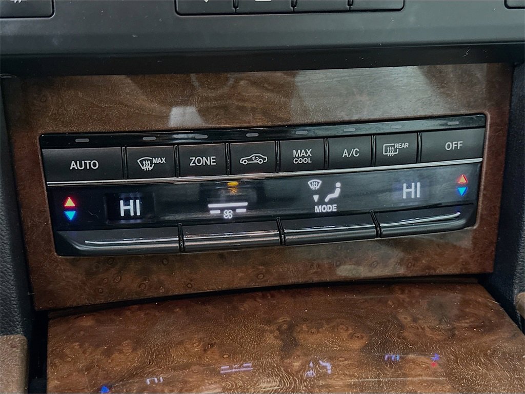 Used 2013 Mercedes-Benz E 350 Sedan image 18