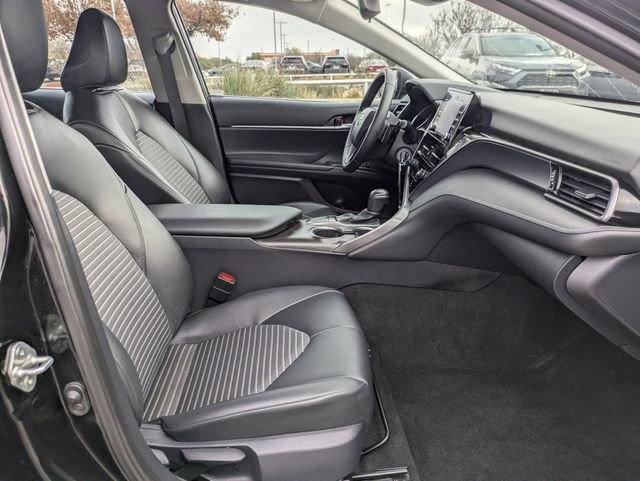 Used 2024 Toyota Camry SE image 29