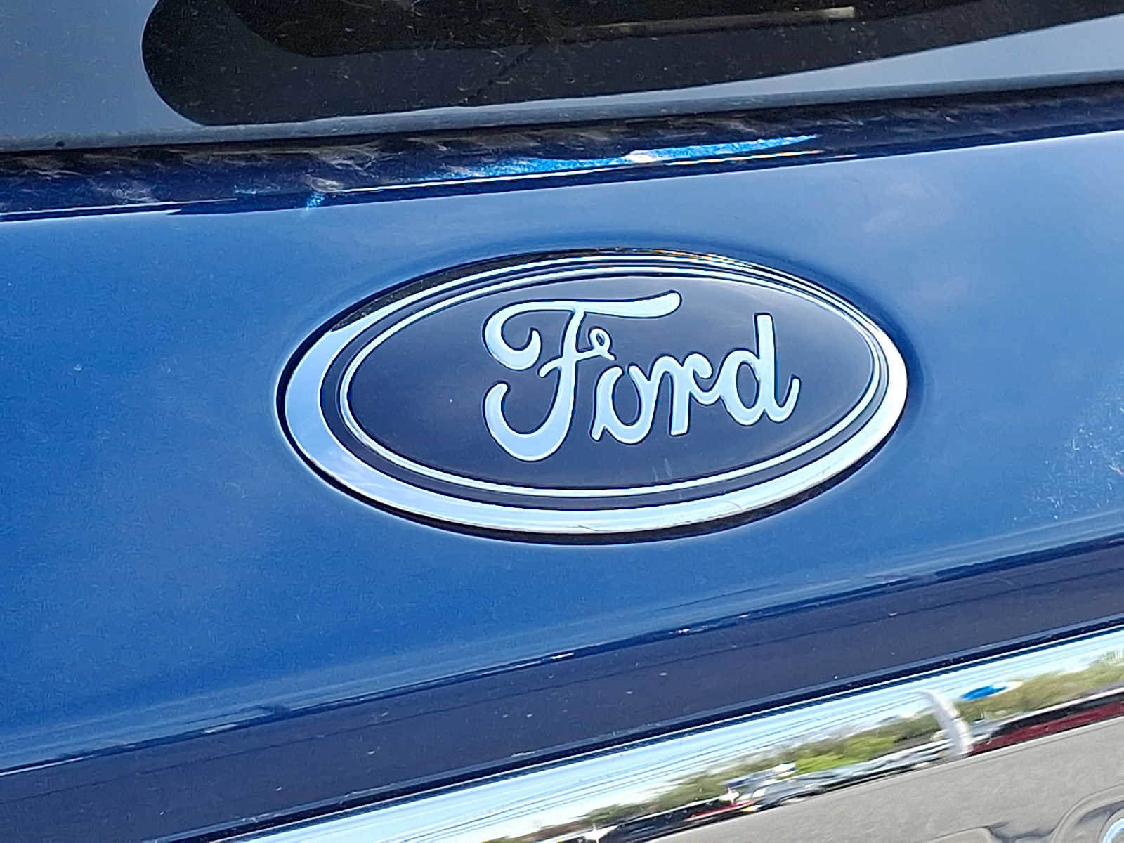 Certified 2022 Ford Explorer XLT w/ Equipment Group 202A AWD/4WD image 29