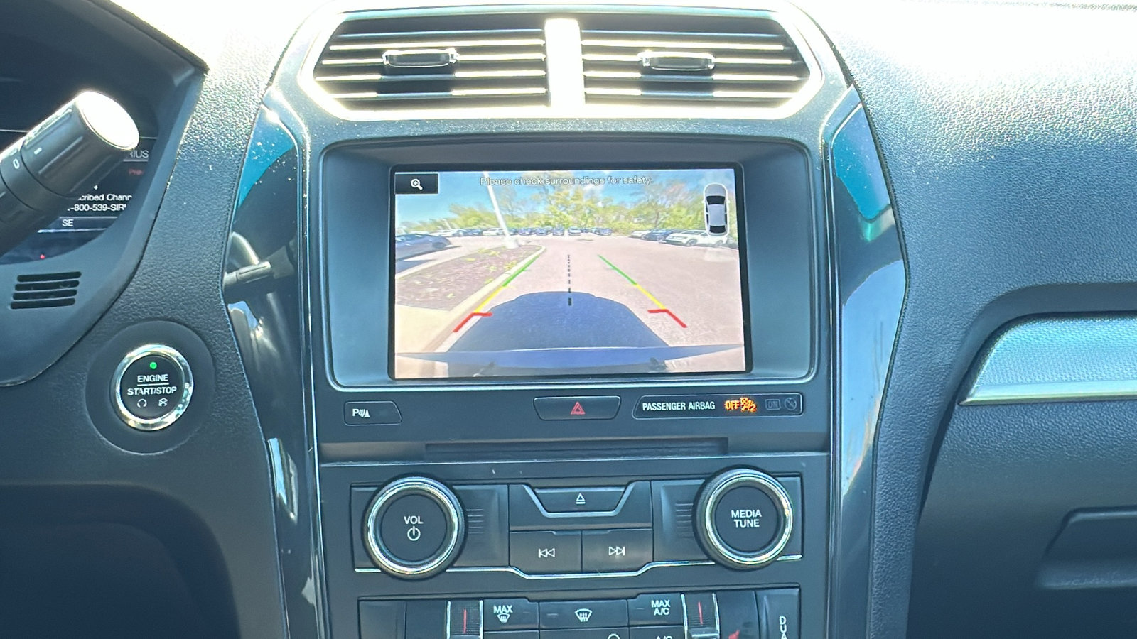 Used 2016 Ford Explorer XLT w/ Equipment Group 202A AWD/4WD image 20