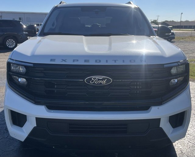 New 2025 Ford Expedition Active image 3