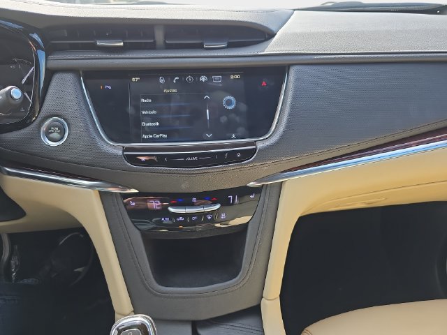 Used 2017 Cadillac XT5 Luxury w/ Driver Awareness Package FWD image 23