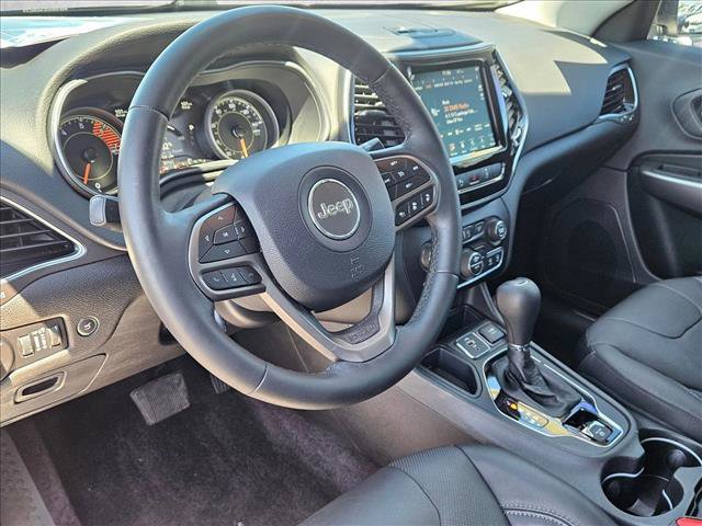 Used 2019 Jeep Cherokee Limited w/ Luxury Group FWD image 10