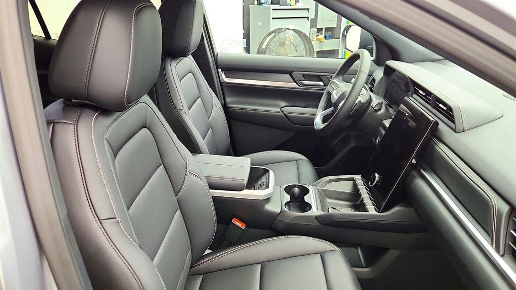 Used 2026 GMC Terrain Elevation w/ Elevation Premium Package FWD image 22