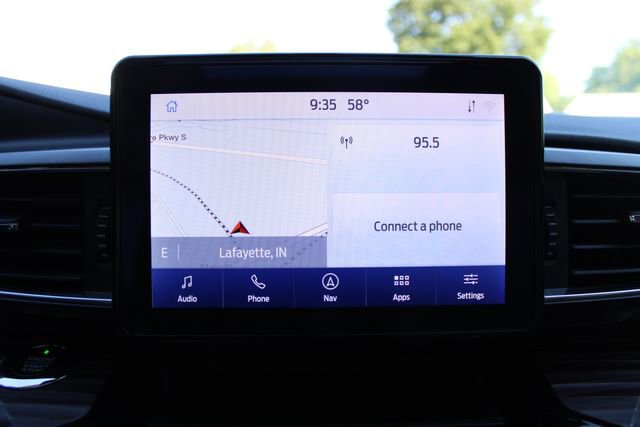 Used 2021 Ford Explorer Limited w/ Equipment Group 301A AWD/4WD image 19