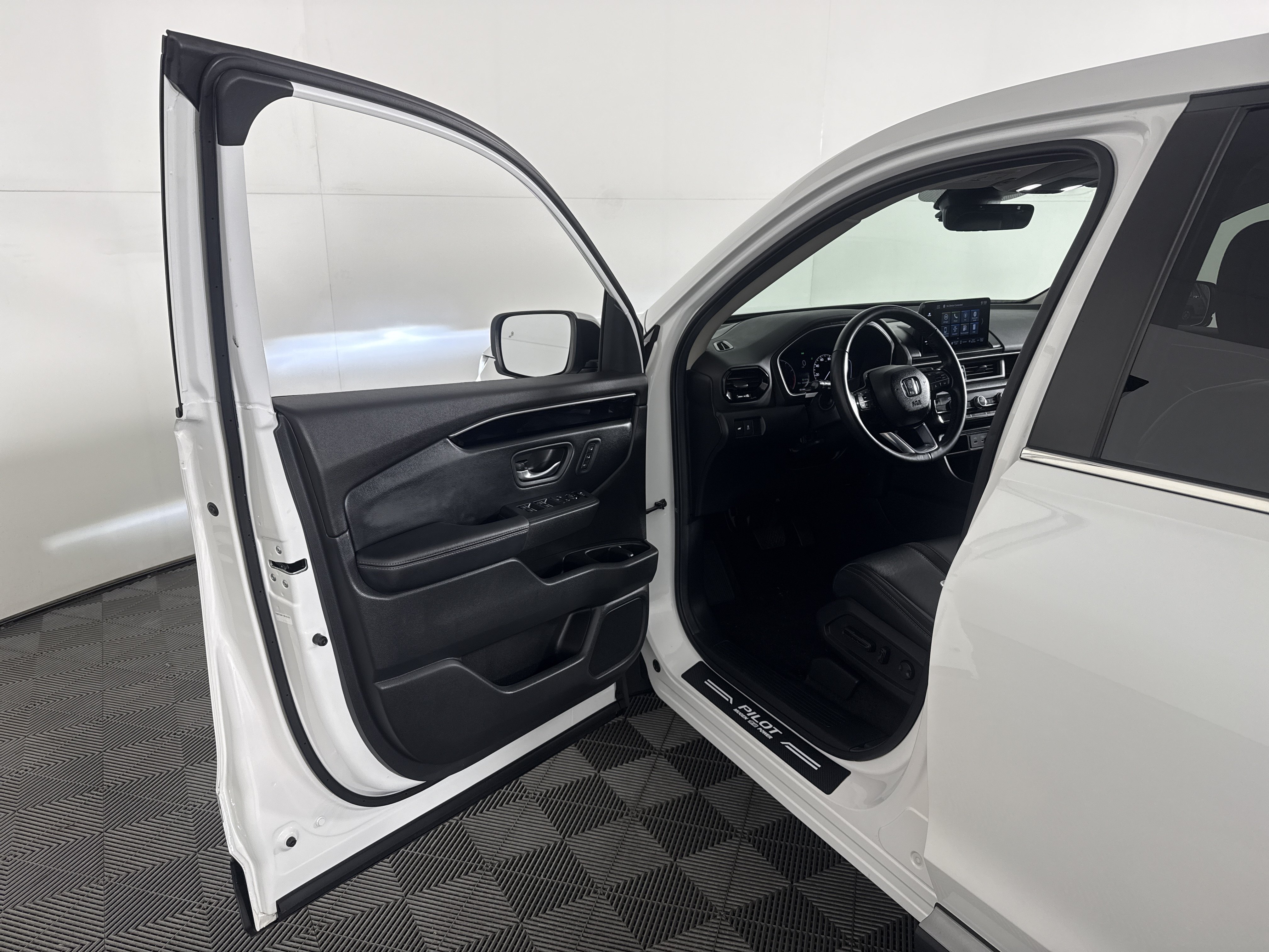 Certified 2024 Honda Pilot EX-L image 13
