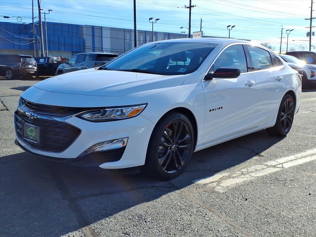 Used 2023 Chevrolet Malibu LT w/ Redline Edition image 3