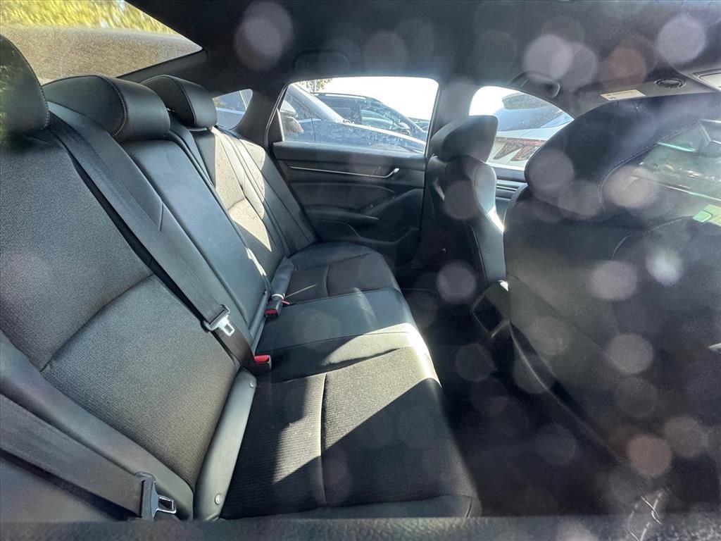 Used 2018 Honda Accord Sport image 4