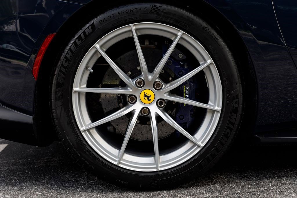 Used 2022 Ferrari 812 GTS RWD image 13