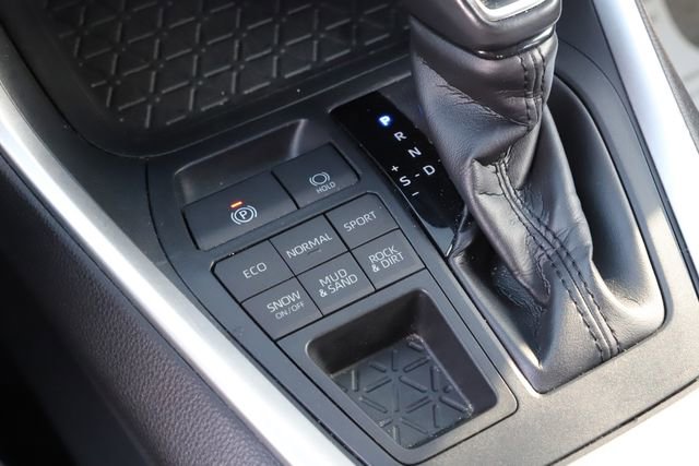 Used 2019 Toyota RAV4 XLE Premium w/ Cold Weather Package AWD/4WD image 29
