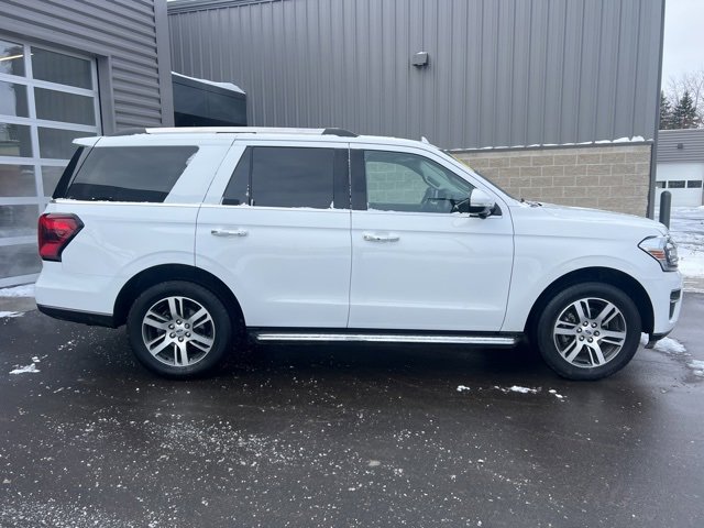 Used 2023 Ford Expedition Limited image 4