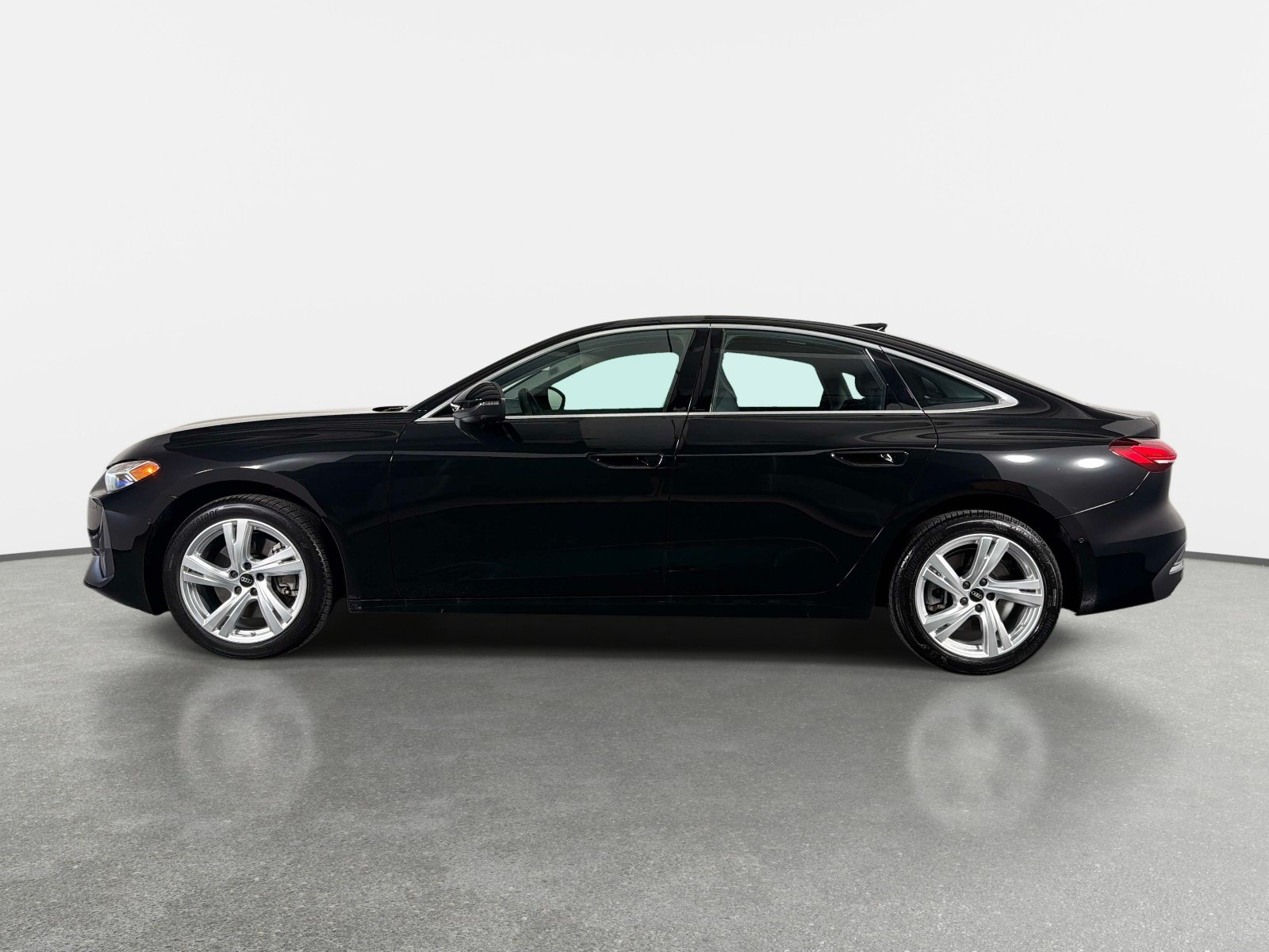 Used 2025 Audi A5 2.0T Premium Plus w/ Premium Plus AWD/4WD image 6