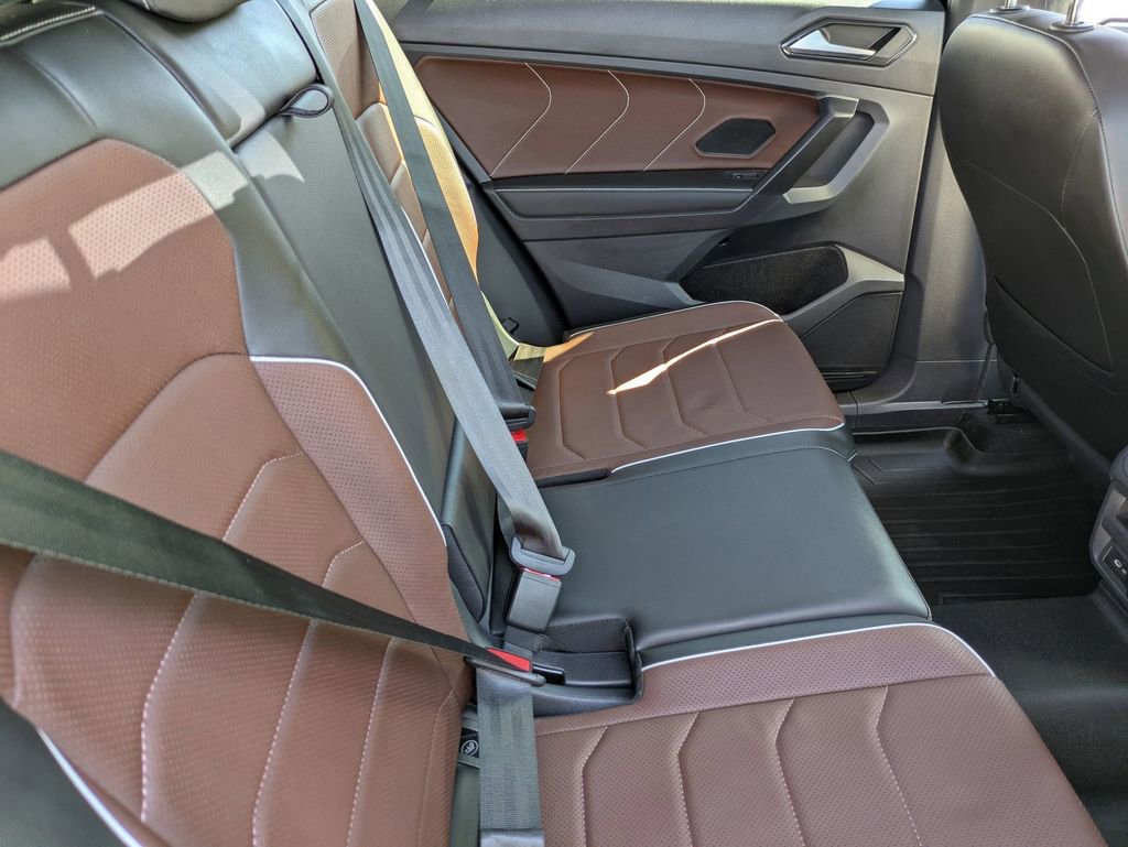 Used 2024 Volkswagen Tiguan SEL R-Line AWD/4WD image 36