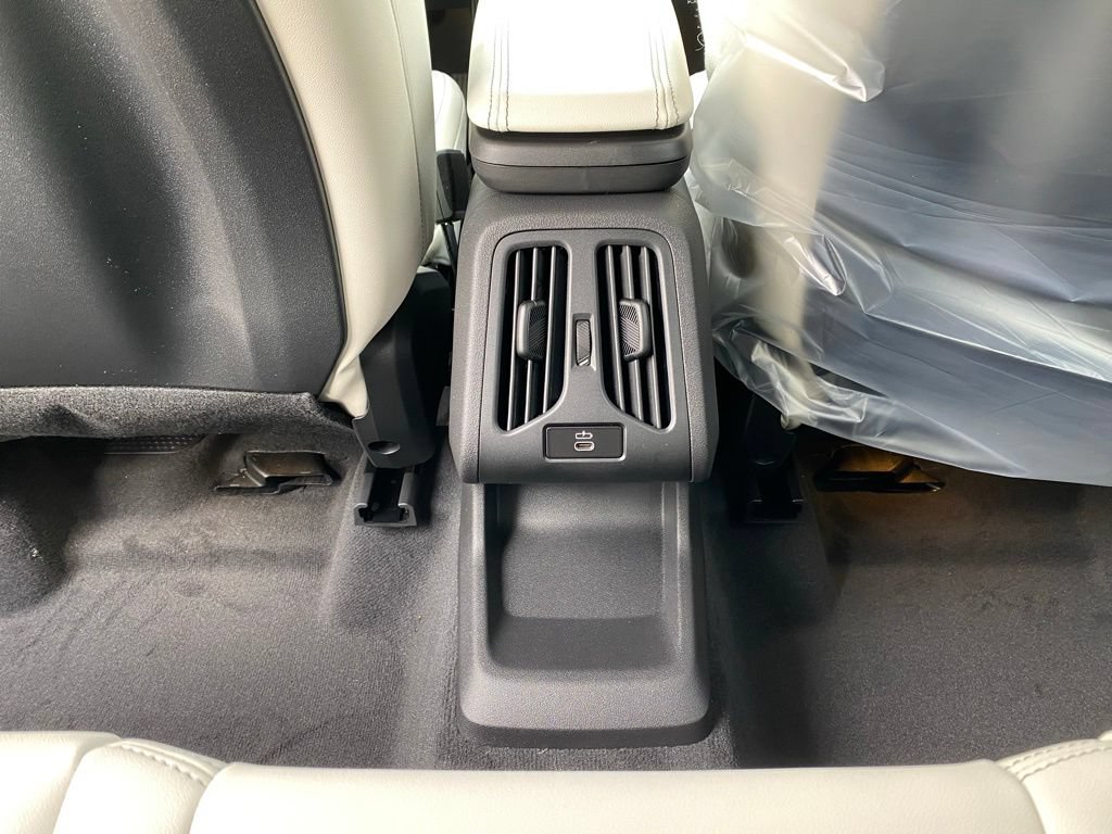 New 2026 BMW X1 xDrive28i AWD/4WD image 8