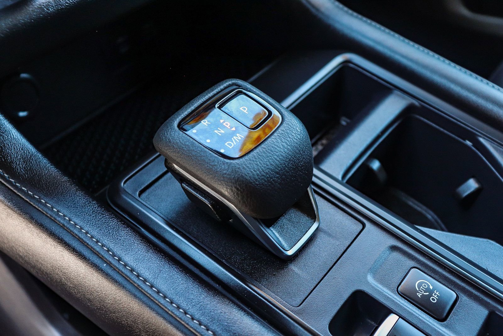 Used 2025 Nissan Pathfinder S FWD image 26