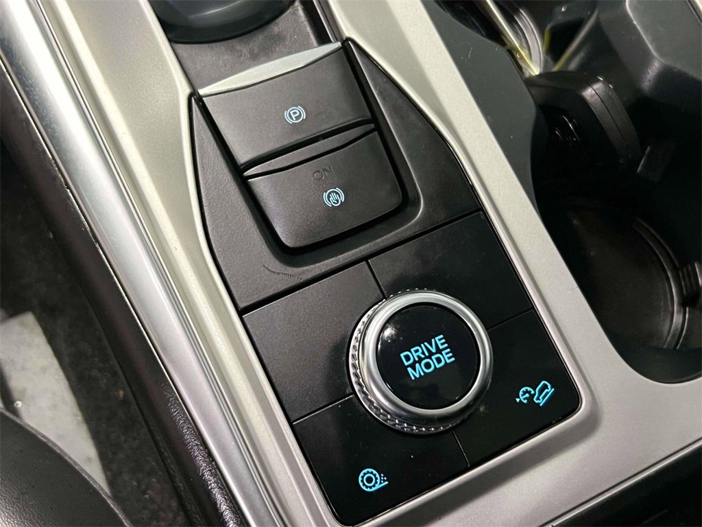 Used 2022 Ford Explorer XLT w/ Equipment Group 202A image 34