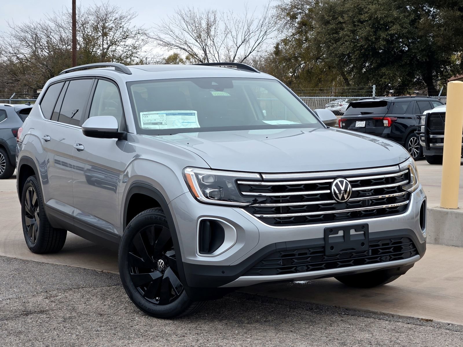 New 2026 Volkswagen Atlas SE image 2