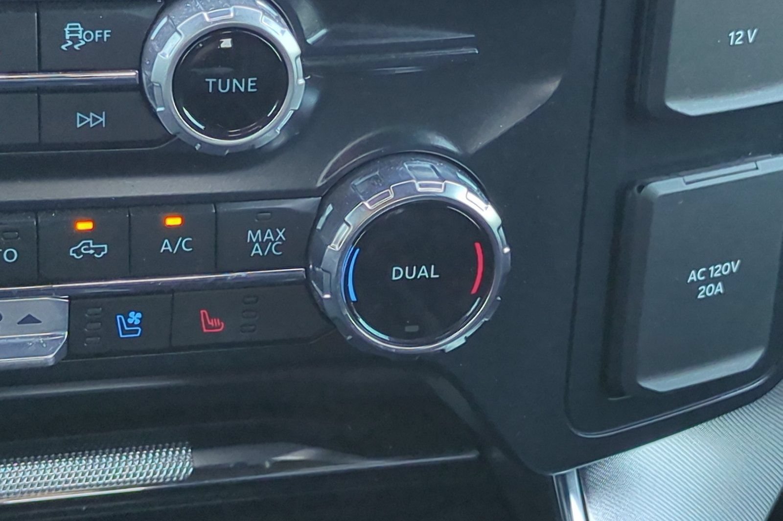 Used 2025 Ford F150 Platinum AWD/4WD image 29