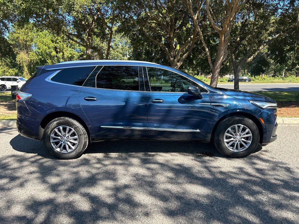 Used 2024 Buick Enclave Essence w/ Sound and Sites Package FWD image 5