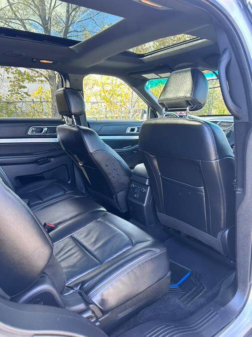 Used 2016 Ford Explorer XLT w/ Equipment Group 202A image 20