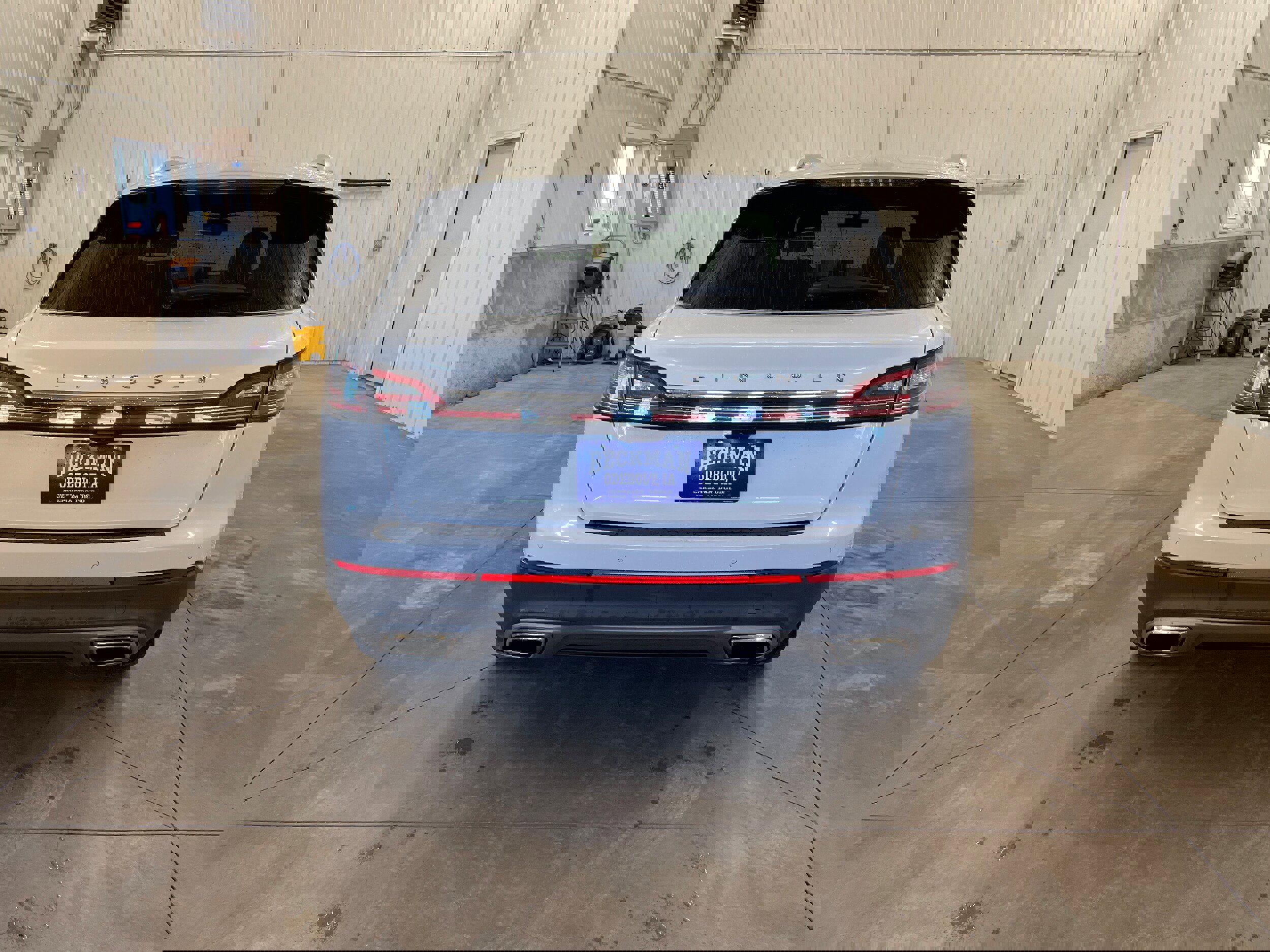 Used 2023 Lincoln Nautilus Reserve image 4