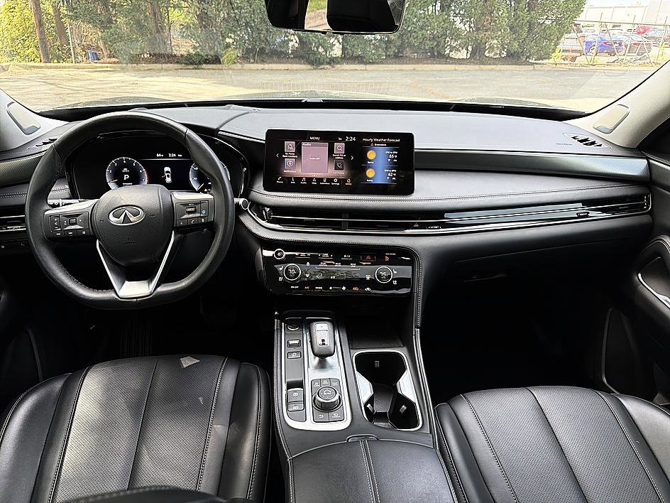 Certified 2025 INFINITI QX60 Luxe w/ Vision Package image 19