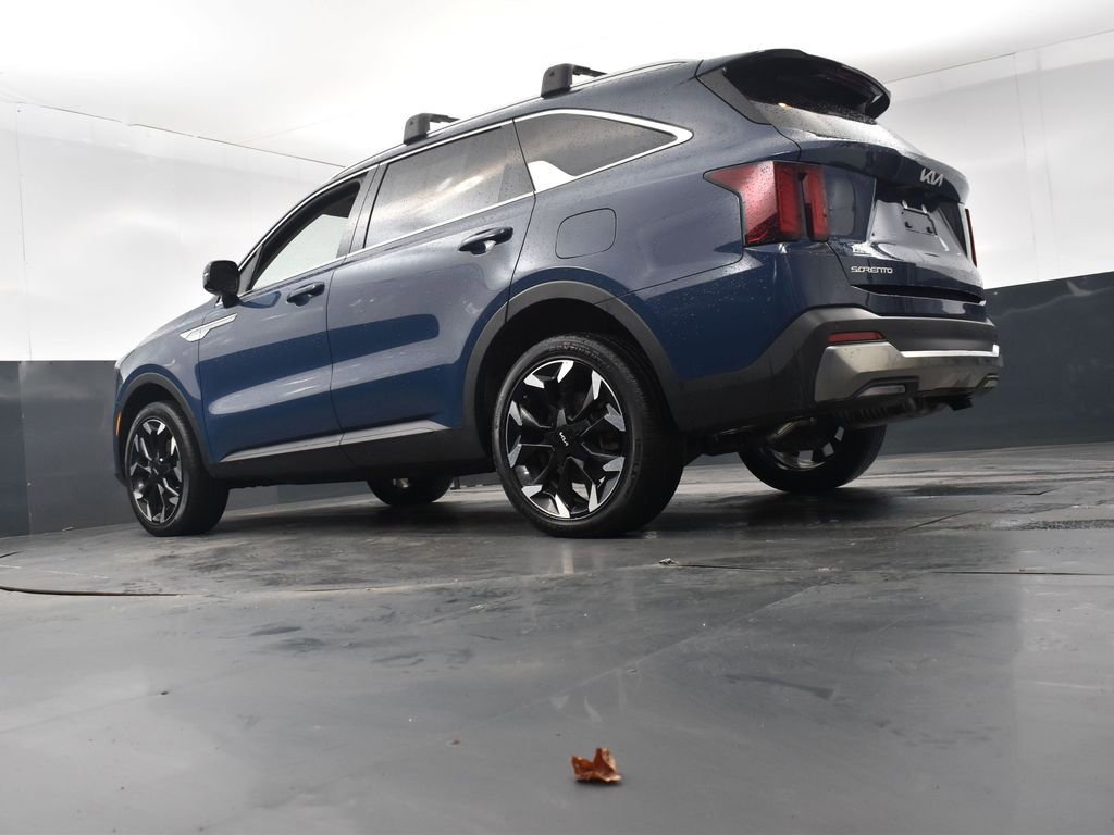 Used 2025 Kia Sorento EX image 25