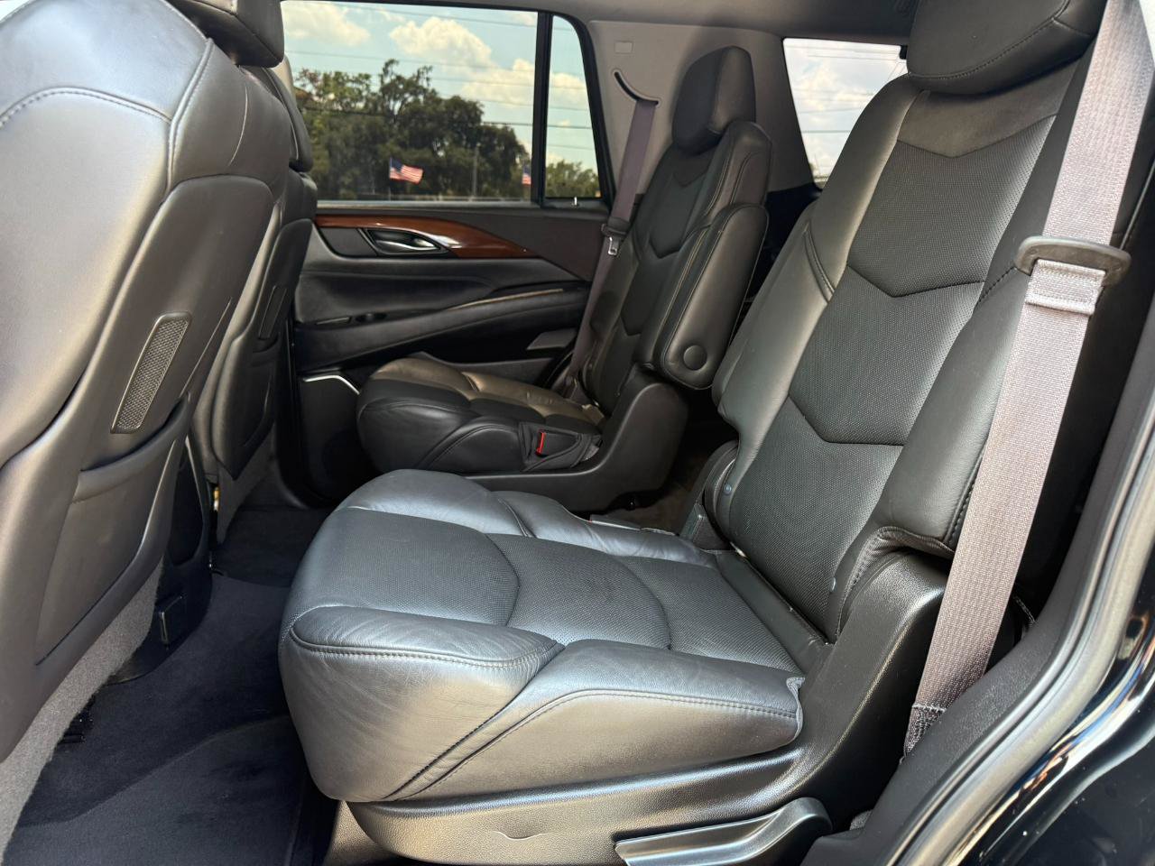 Used 2017 Cadillac Escalade 2WD image 23