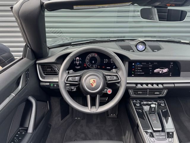 Used 2025 Porsche 911 Carrera image 18