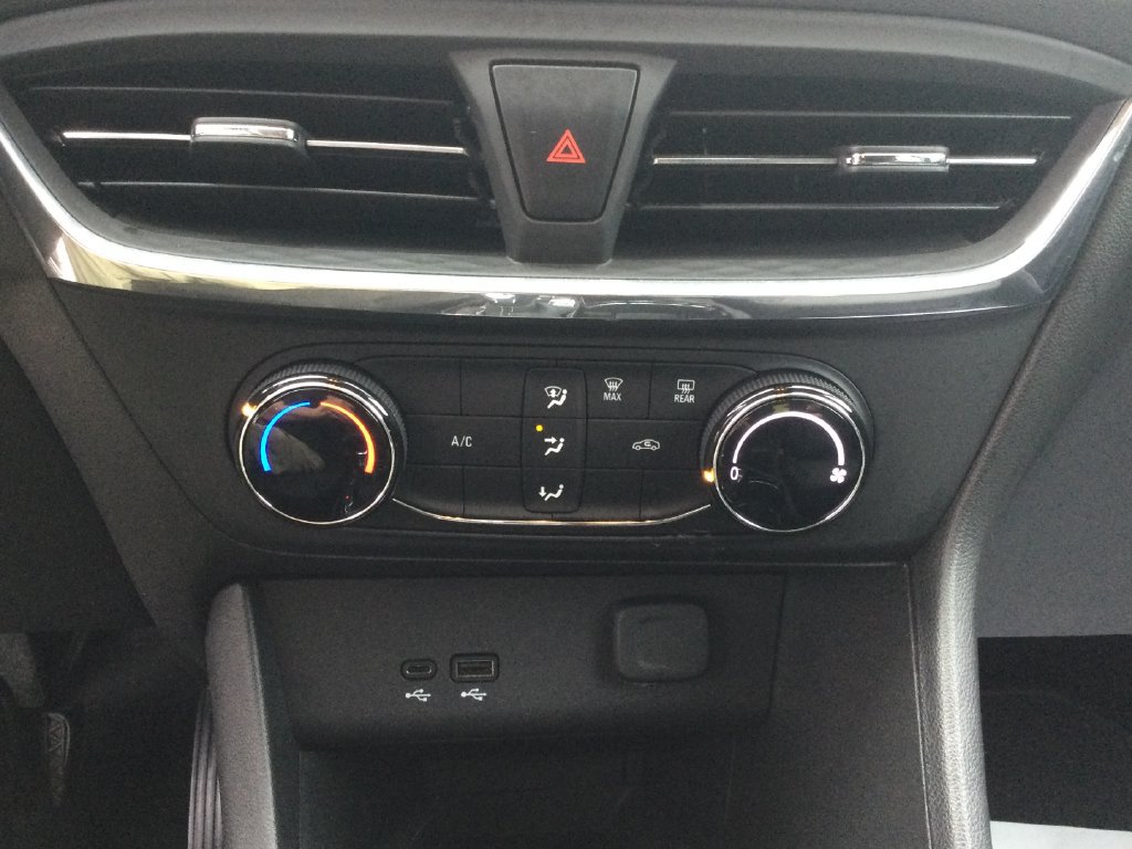 Used 2024 Buick Encore GX Preferred FWD image 22