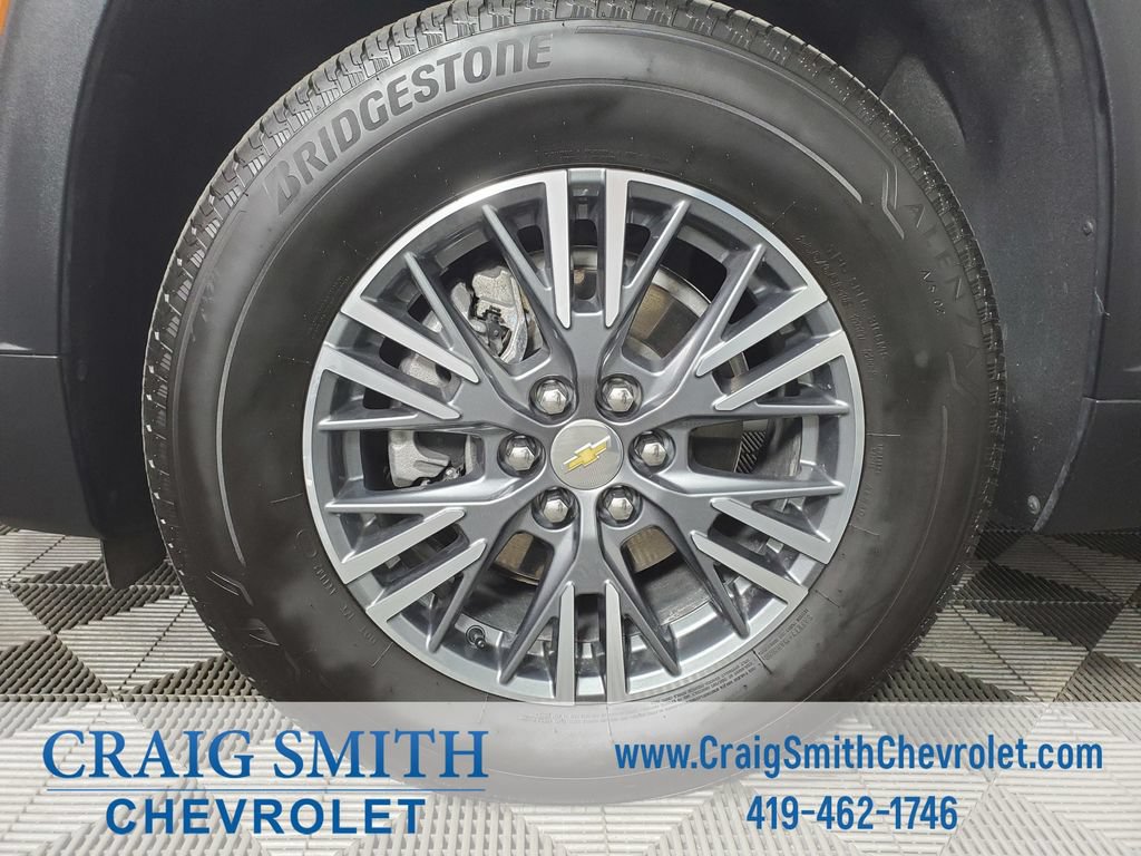 Used 2025 Chevrolet Traverse LT FWD image 30