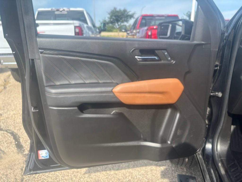 Used 2024 GMC Canyon AT4 w/ Canyon Safety Plus Package AWD/4WD image 17