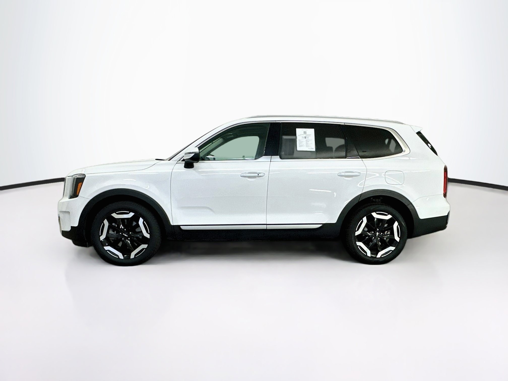 Used 2025 Kia Telluride S AWD/4WD image 4
