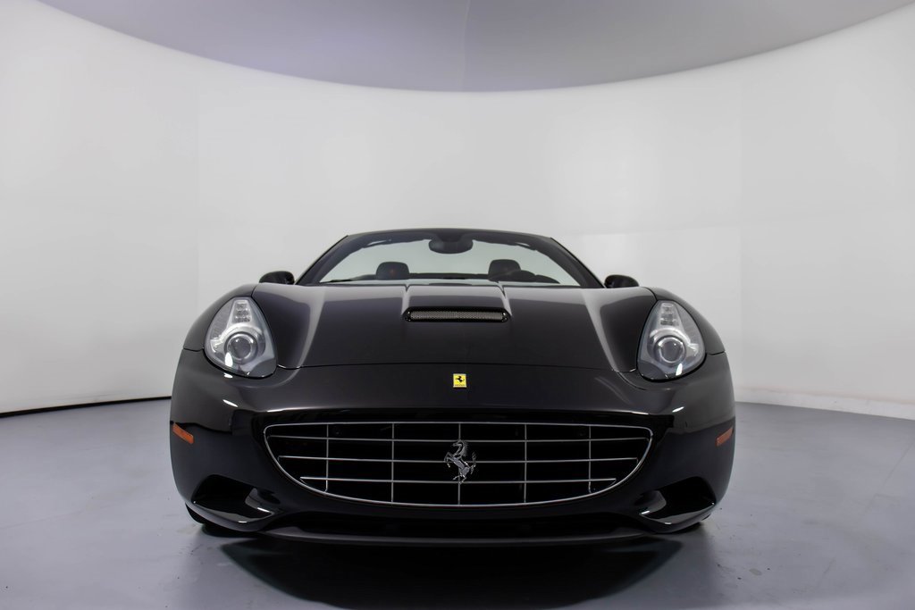 Used 2014 Ferrari California image 11