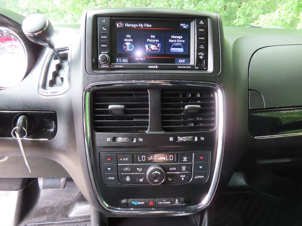 Used 2019 Dodge Grand Caravan SXT FWD image 17