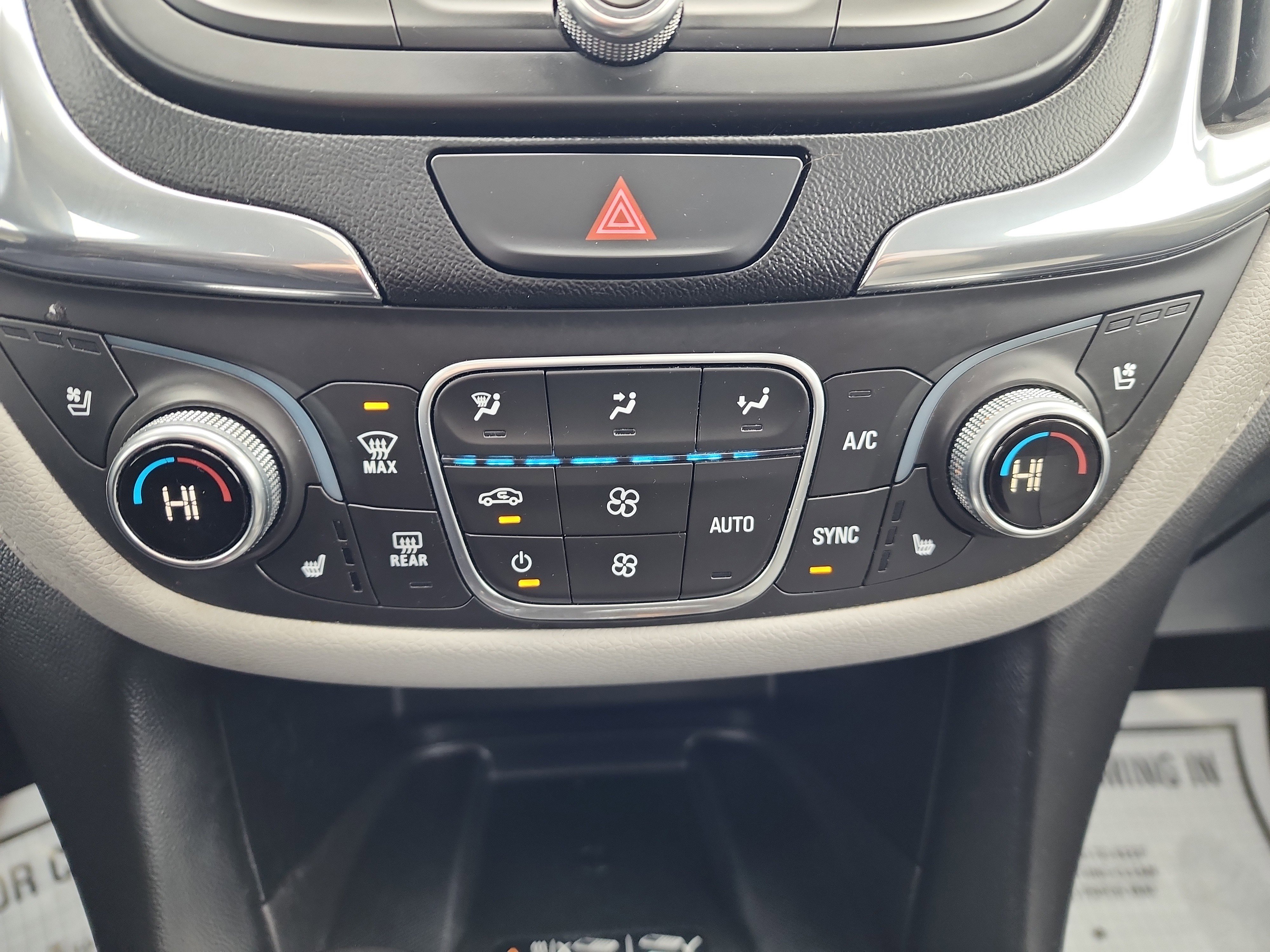 Used 2019 Chevrolet Equinox Premier image 17