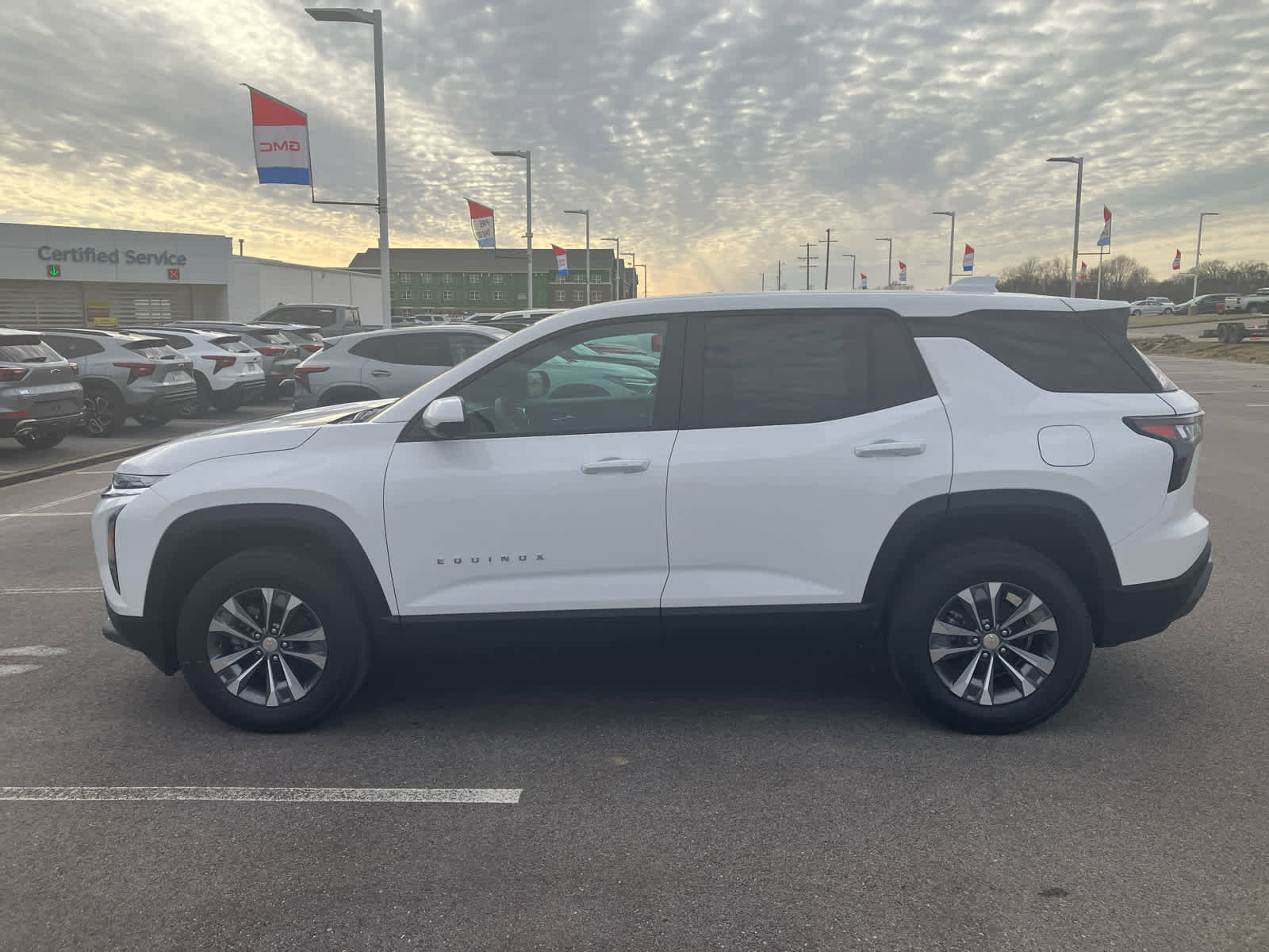 New 2026 Chevrolet Equinox LT w/ Convenience Package II image 7