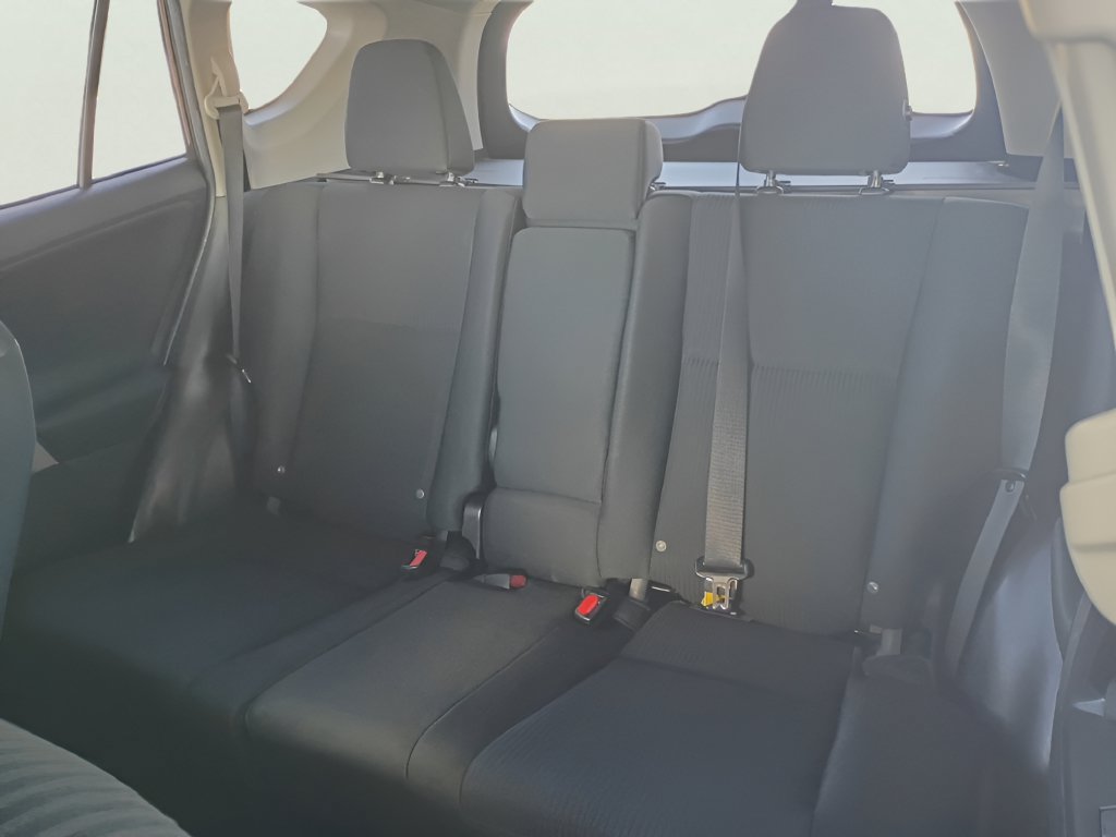 Used 2018 Toyota RAV4 LE FWD image 26