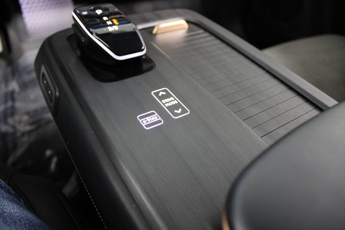 Used 2023 Nissan Ariya FWD image 20